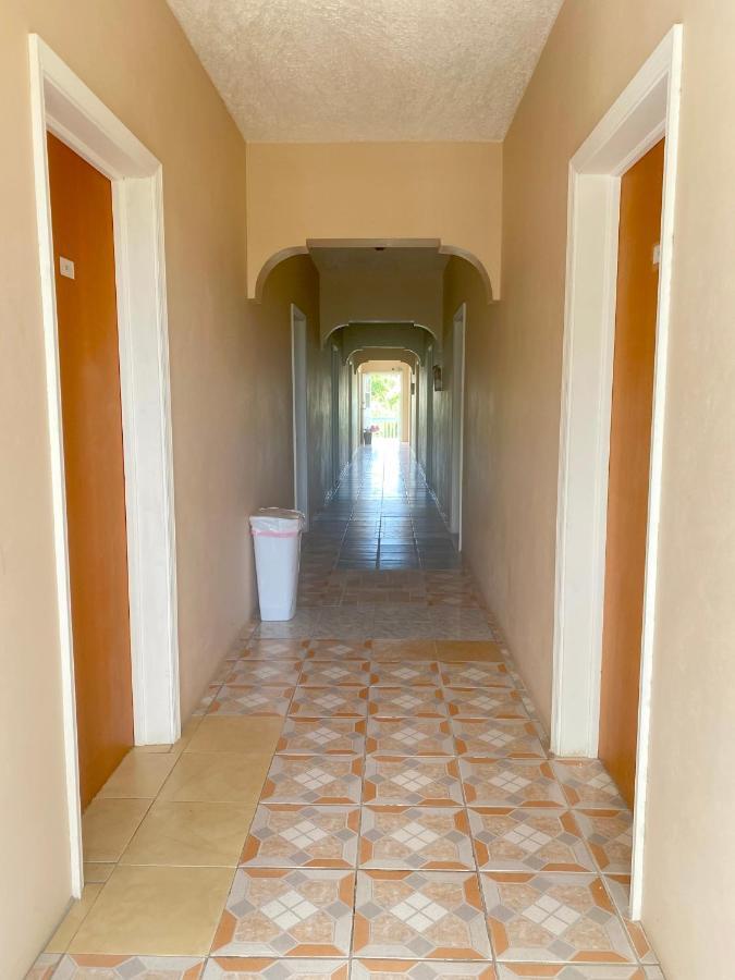 Beverley'S Guest House, نيفيس المظهر الخارجي الصورة