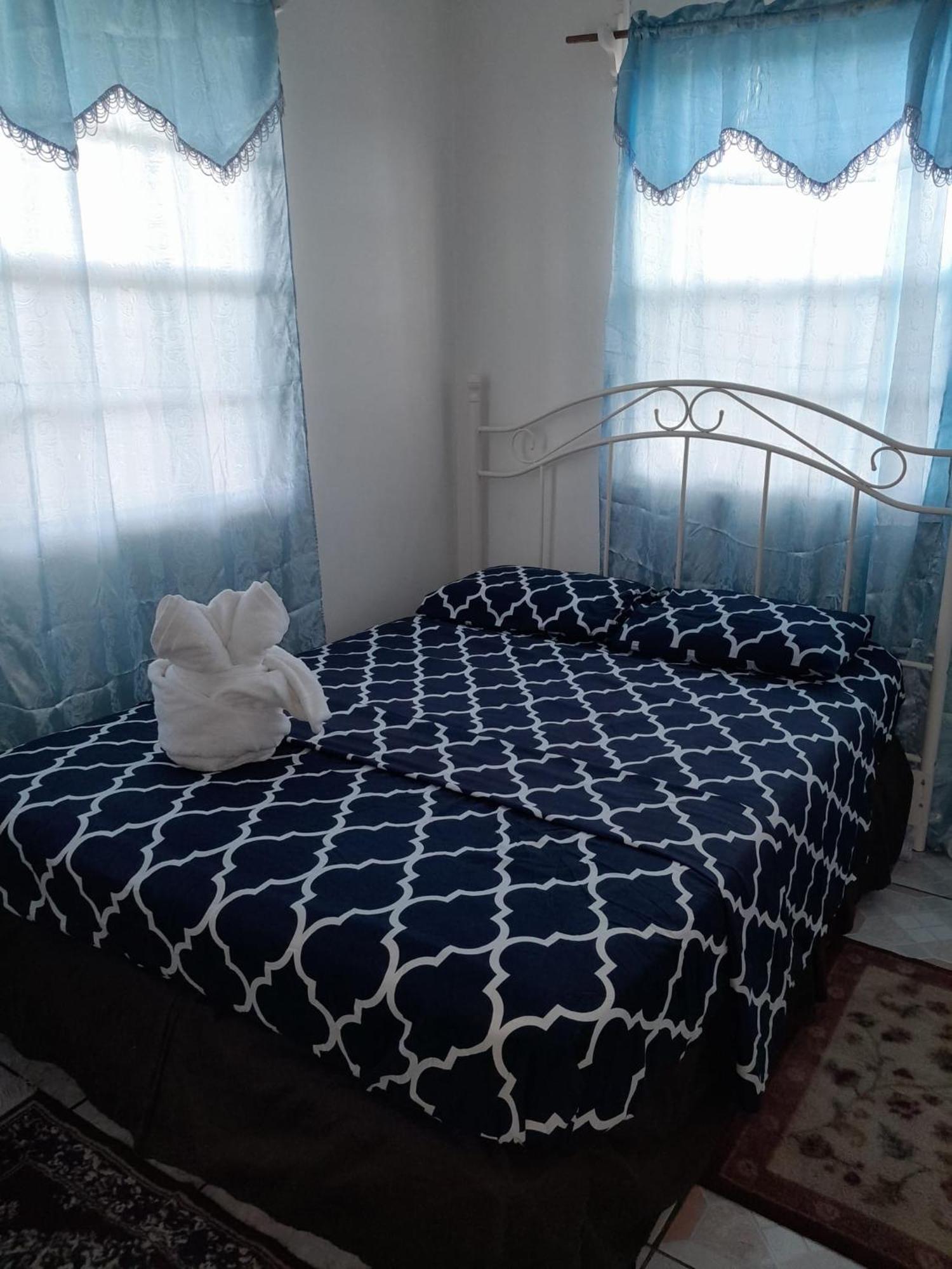 Beverley'S Guest House, نيفيس المظهر الخارجي الصورة
