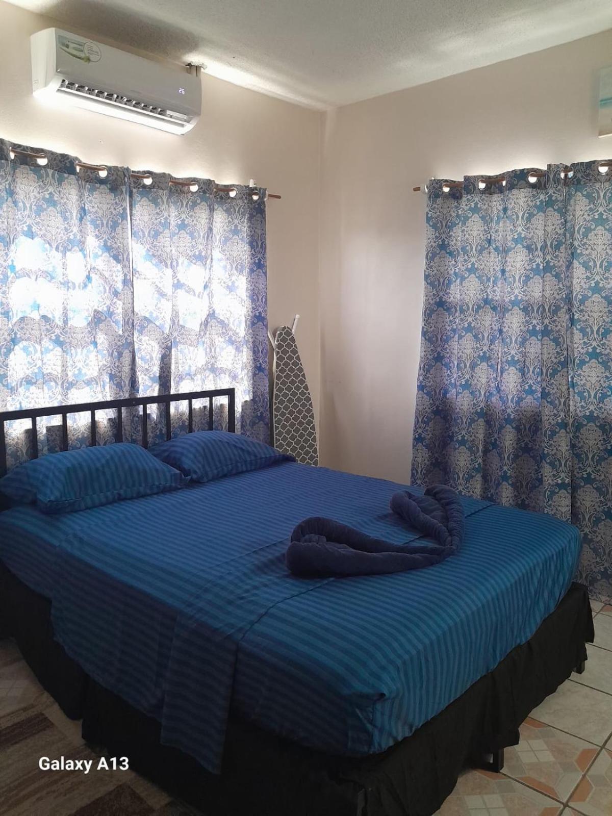 Beverley'S Guest House, نيفيس المظهر الخارجي الصورة