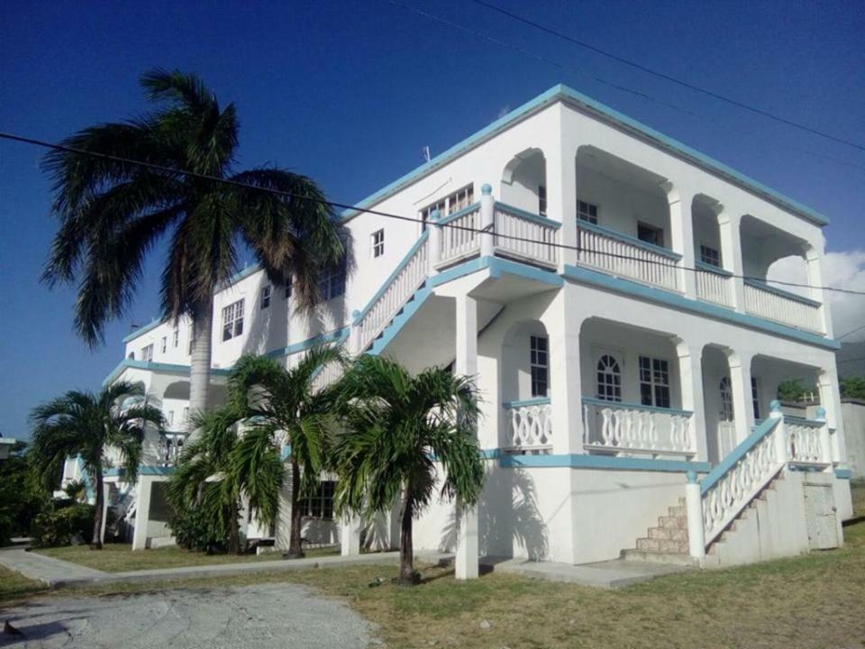 Beverley'S Guest House, نيفيس المظهر الخارجي الصورة
